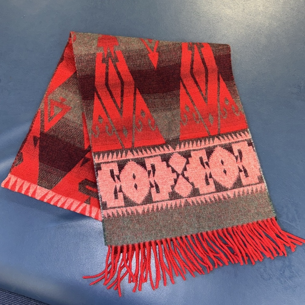 RARE RALPH LAUREN BLUE LABEL 100% wool made in Italy gorgeous Aztec print scarf